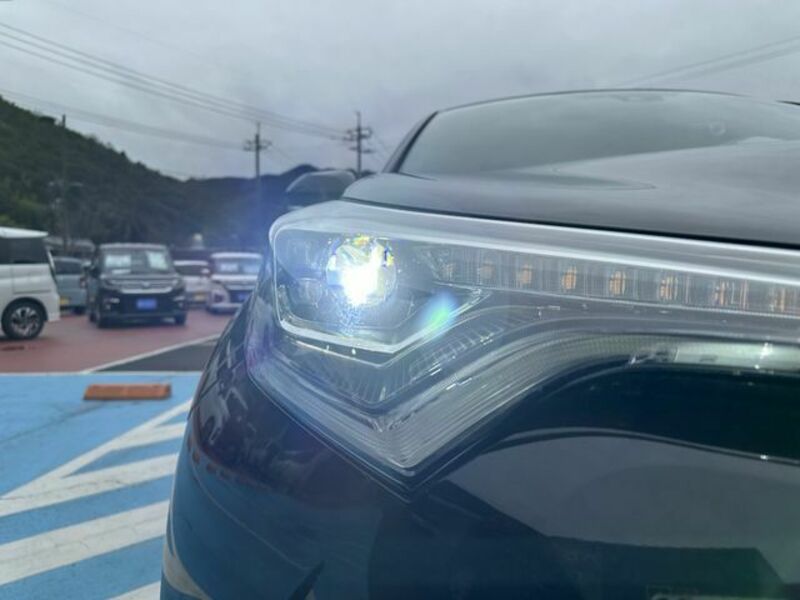 C-HR-12