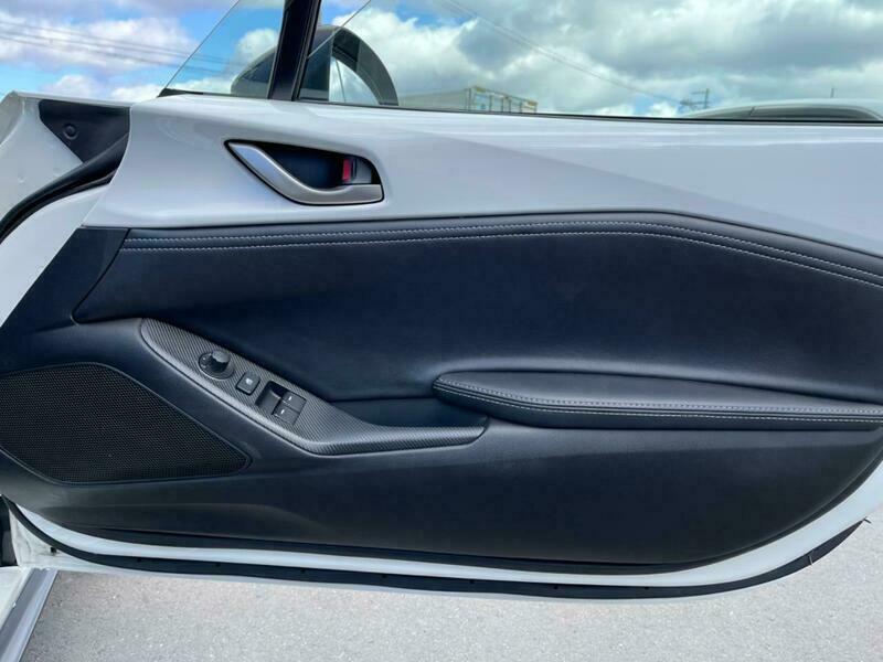 ROADSTER-18