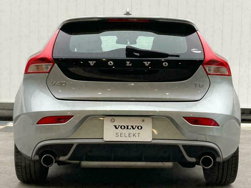 V40-28