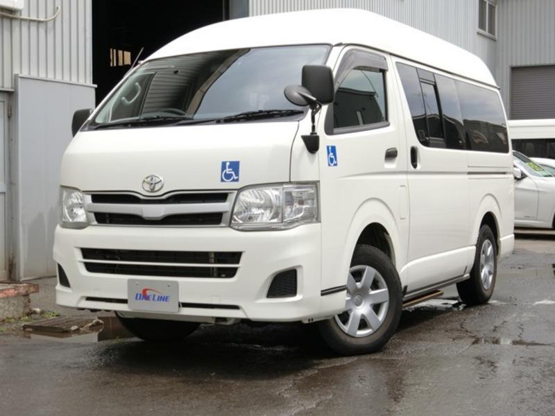 TOYOTA　HIACE VAN