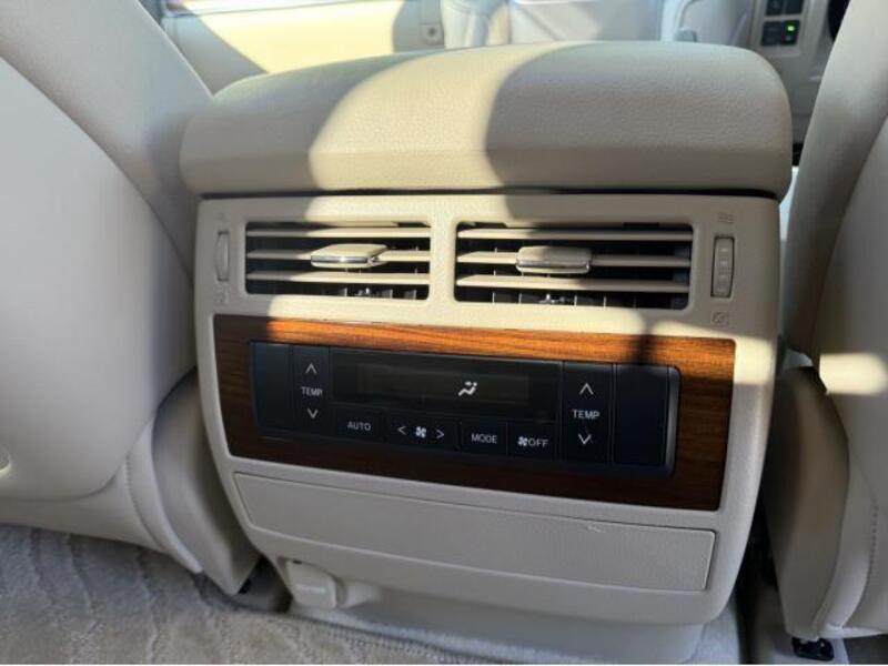 LAND CRUISER