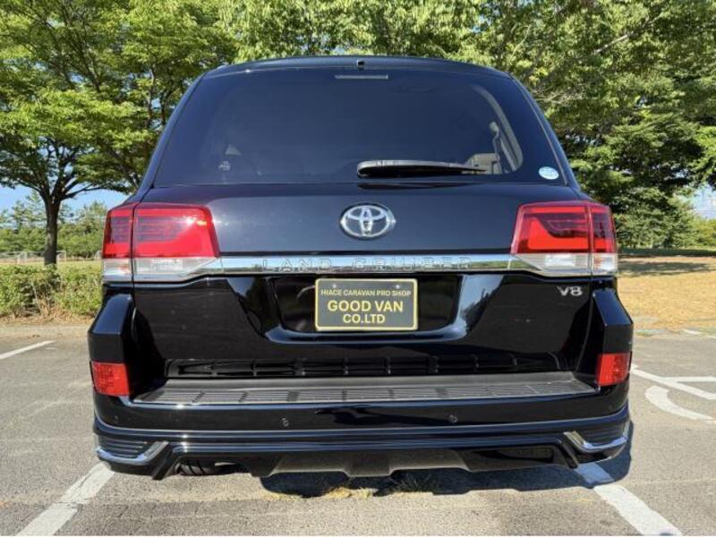 LAND CRUISER