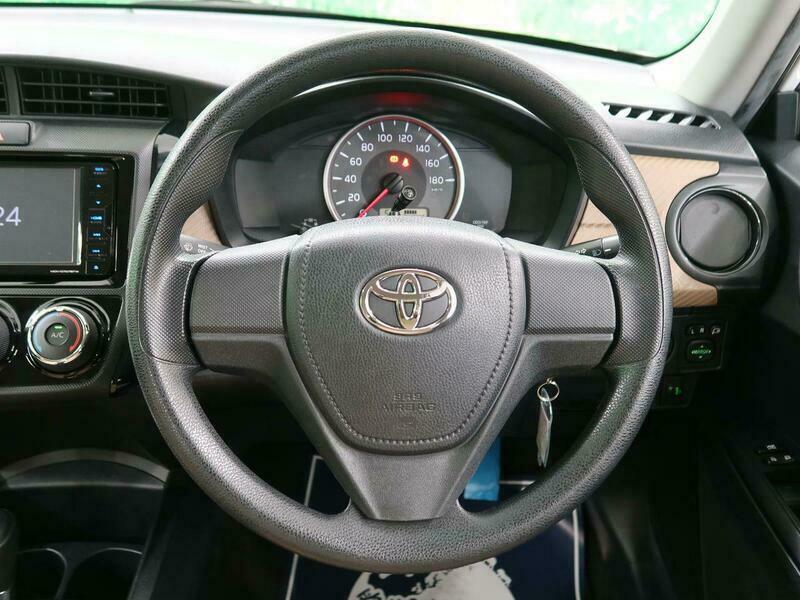 COROLLA AXIO