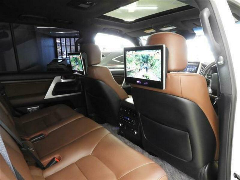 LAND CRUISER