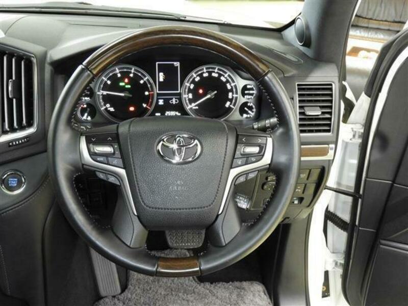 LAND CRUISER