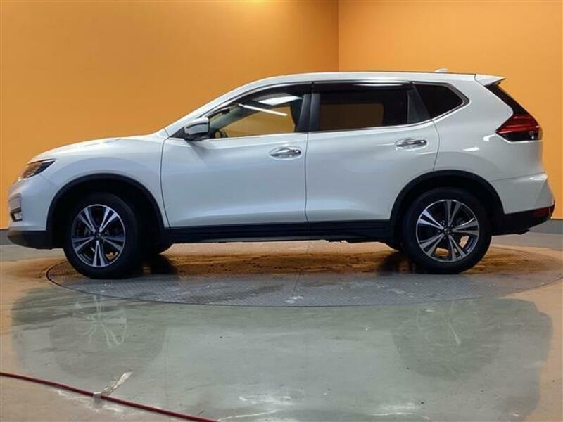 X-TRAIL-18