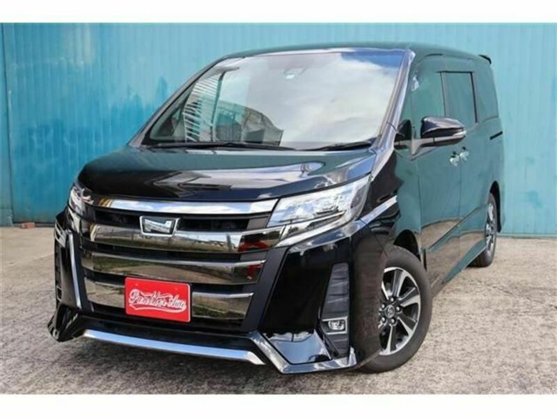 TOYOTA　NOAH