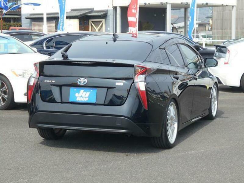 PRIUS-13