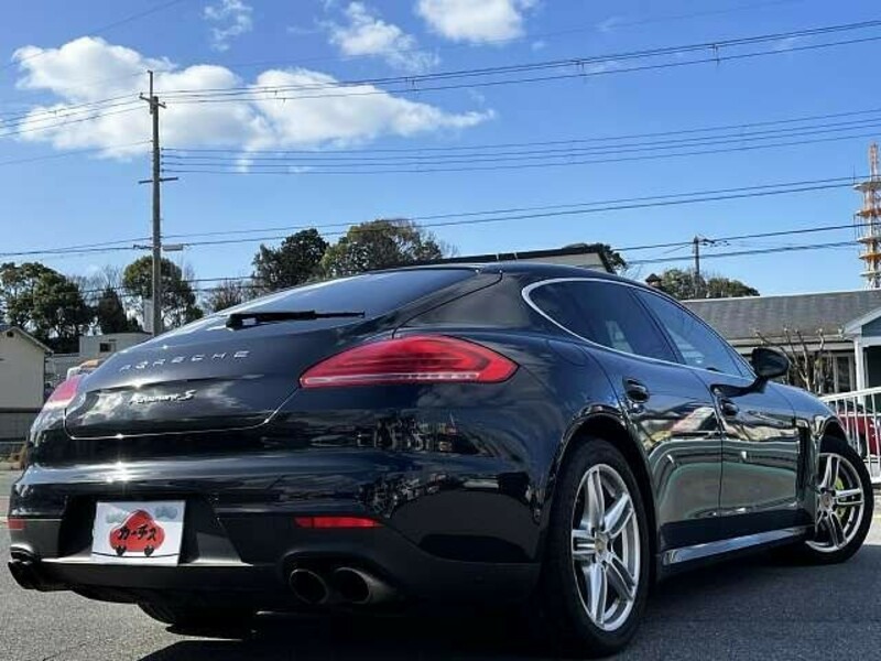 PANAMERA-2