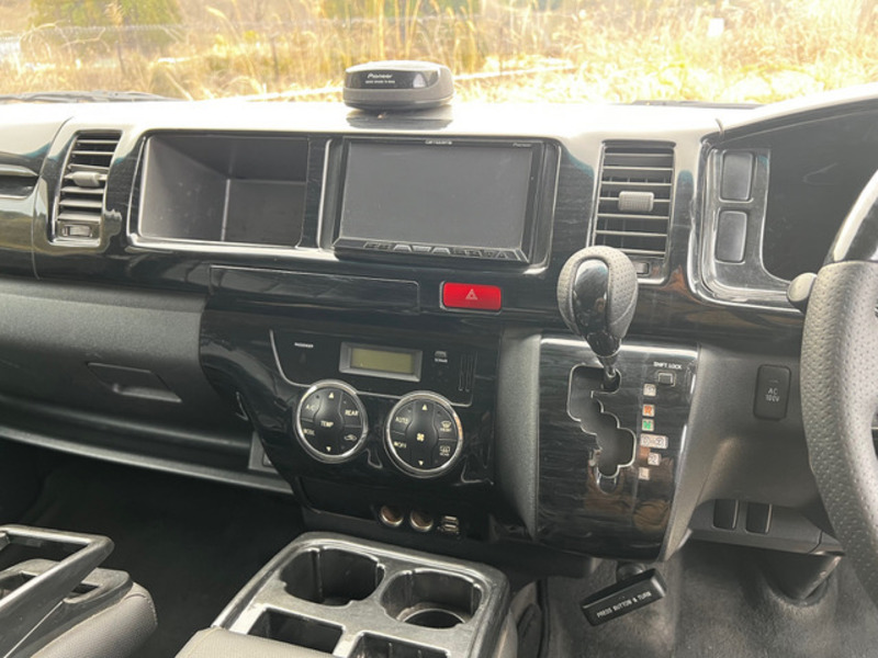 HIACE VAN-17