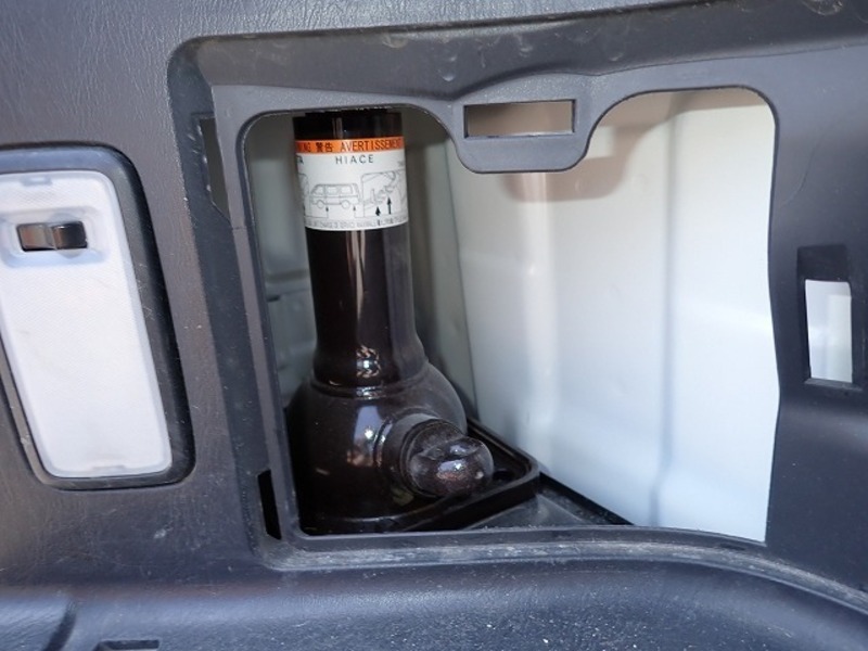 HIACE VAN