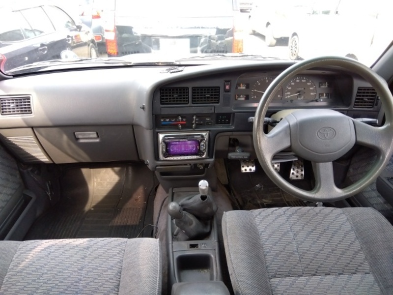 HILUX-8