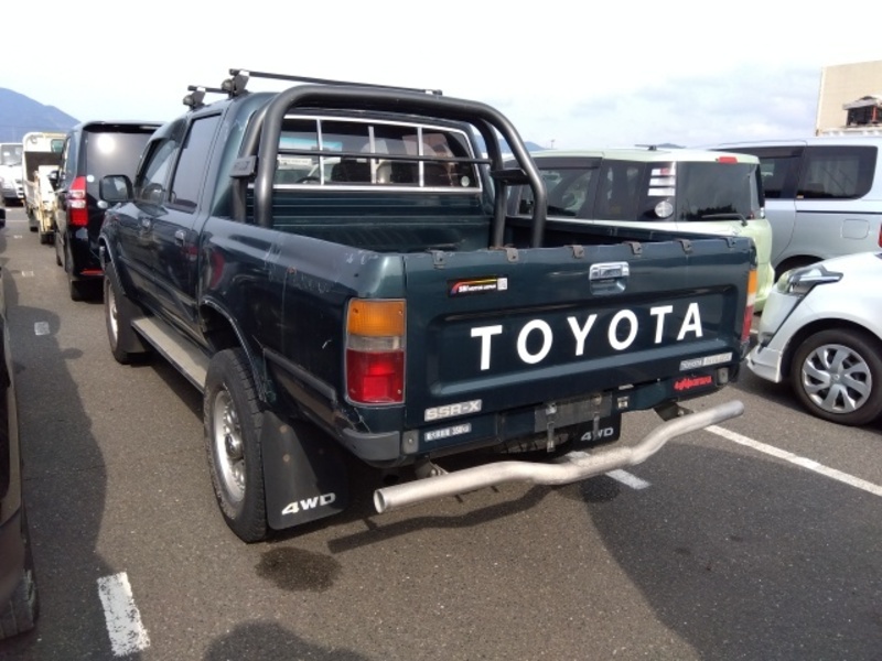 HILUX-16