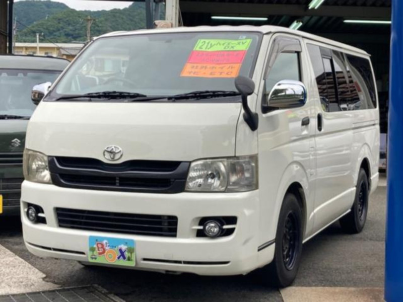 TOYOTA　HIACE VAN