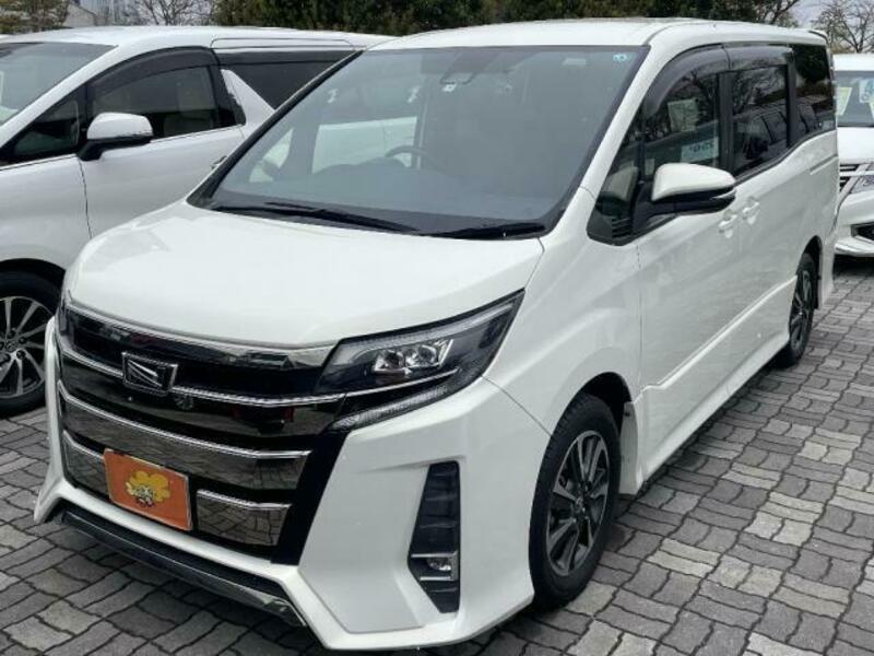 TOYOTA　NOAH