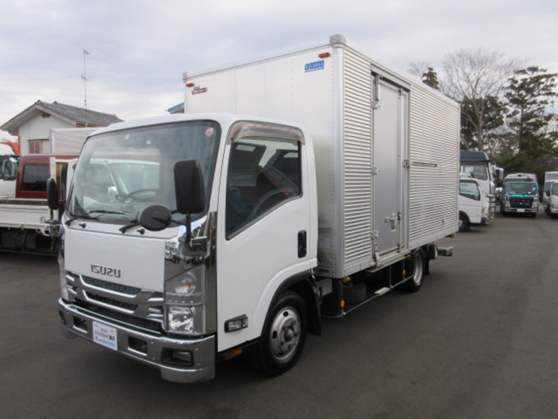 ISUZU　ELF