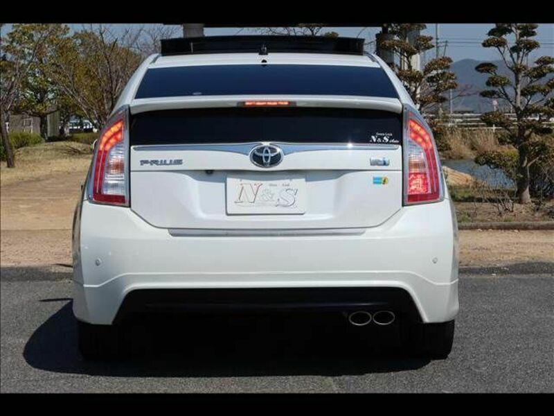 PRIUS-3