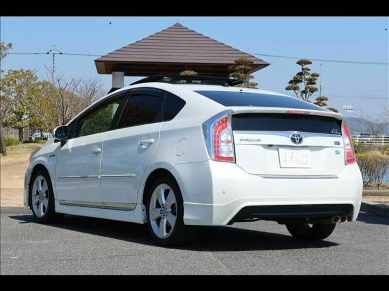 PRIUS-4