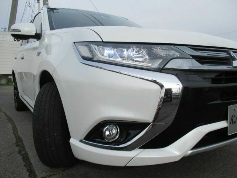 OUTLANDER PHEV-26