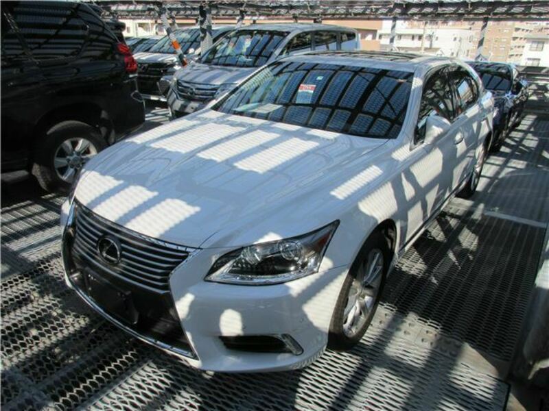 LEXUS　LS