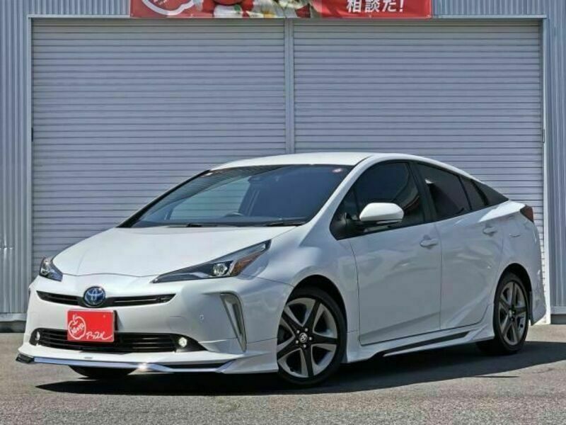 TOYOTA　PRIUS