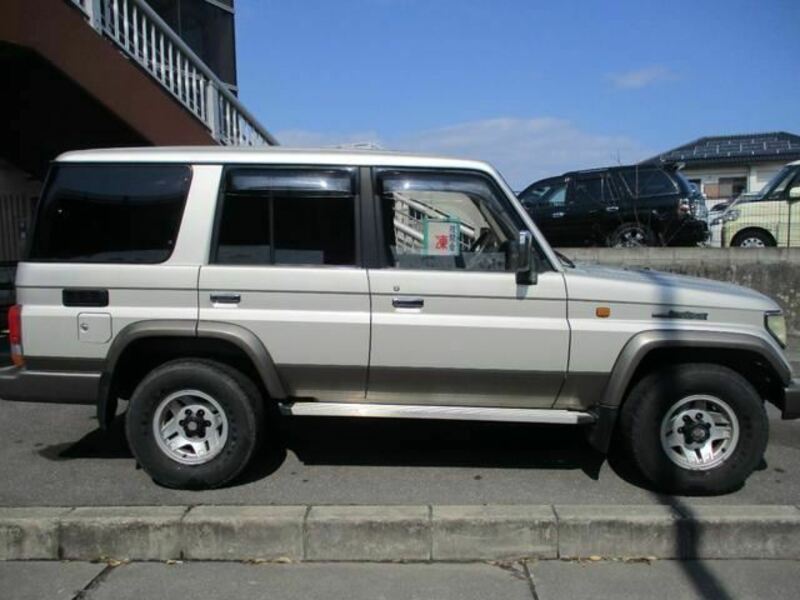 LAND CRUISER PRADO-21