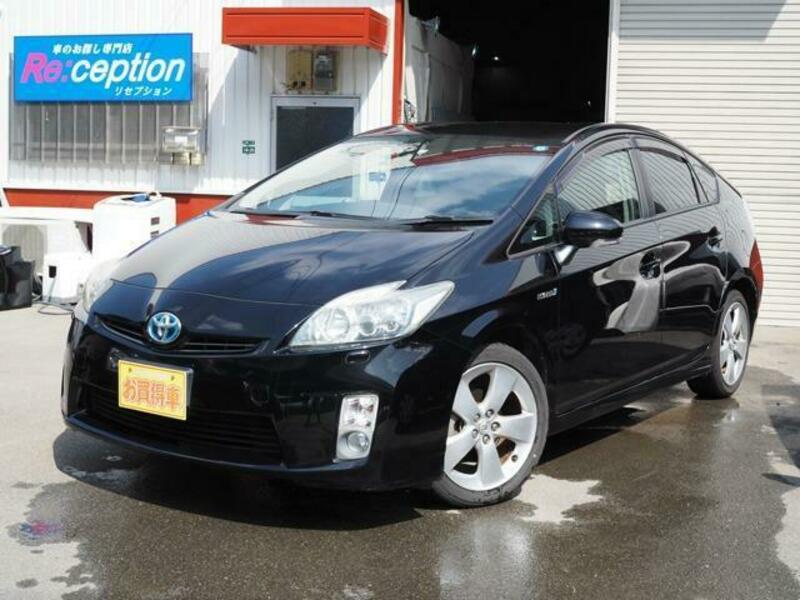 TOYOTA　PRIUS