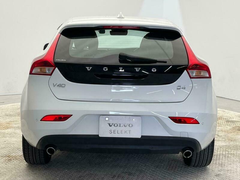 V40-28