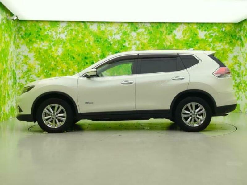 X-TRAIL-1