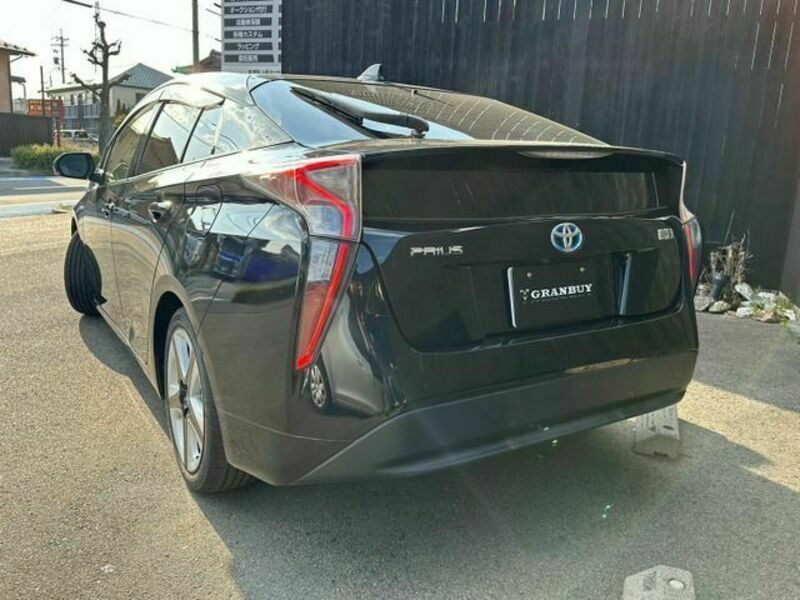 PRIUS-12