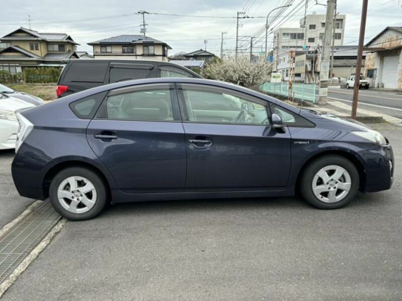 PRIUS-7