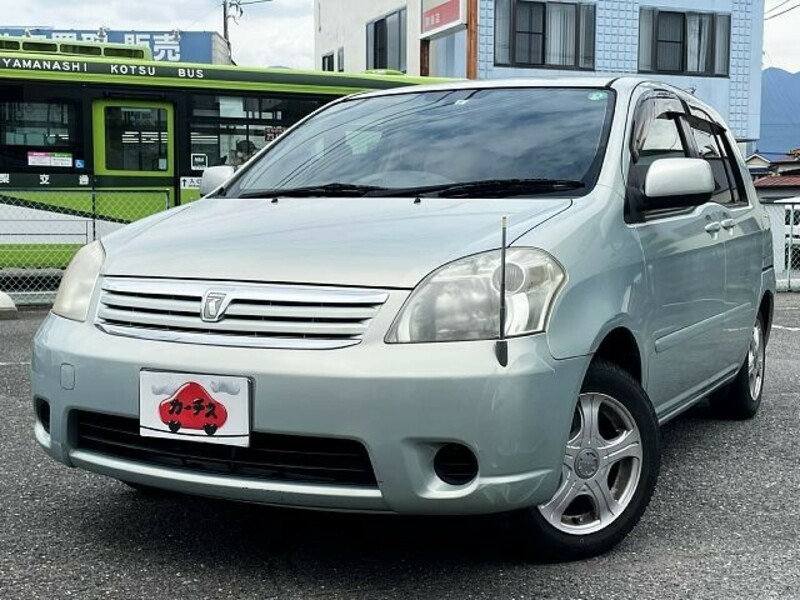 Toyota raum 2005