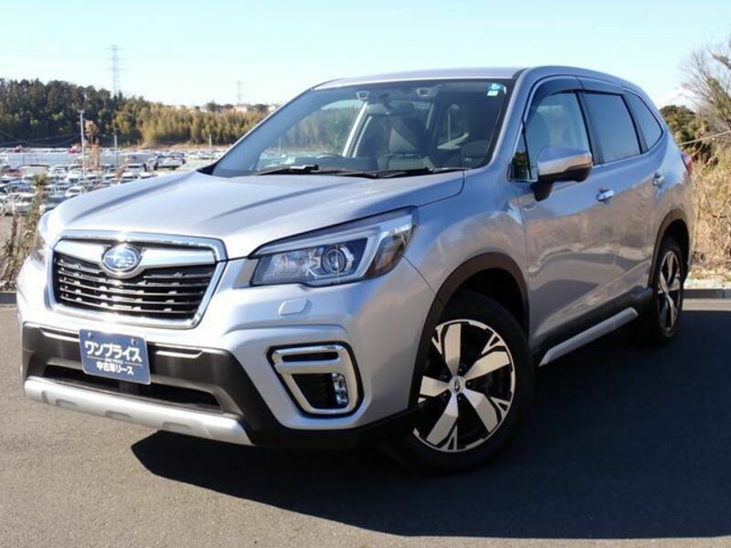 SUBARU　FORESTER