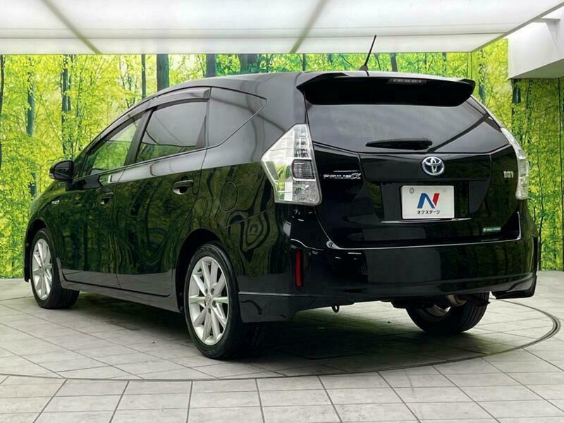 PRIUS ALPHA-27